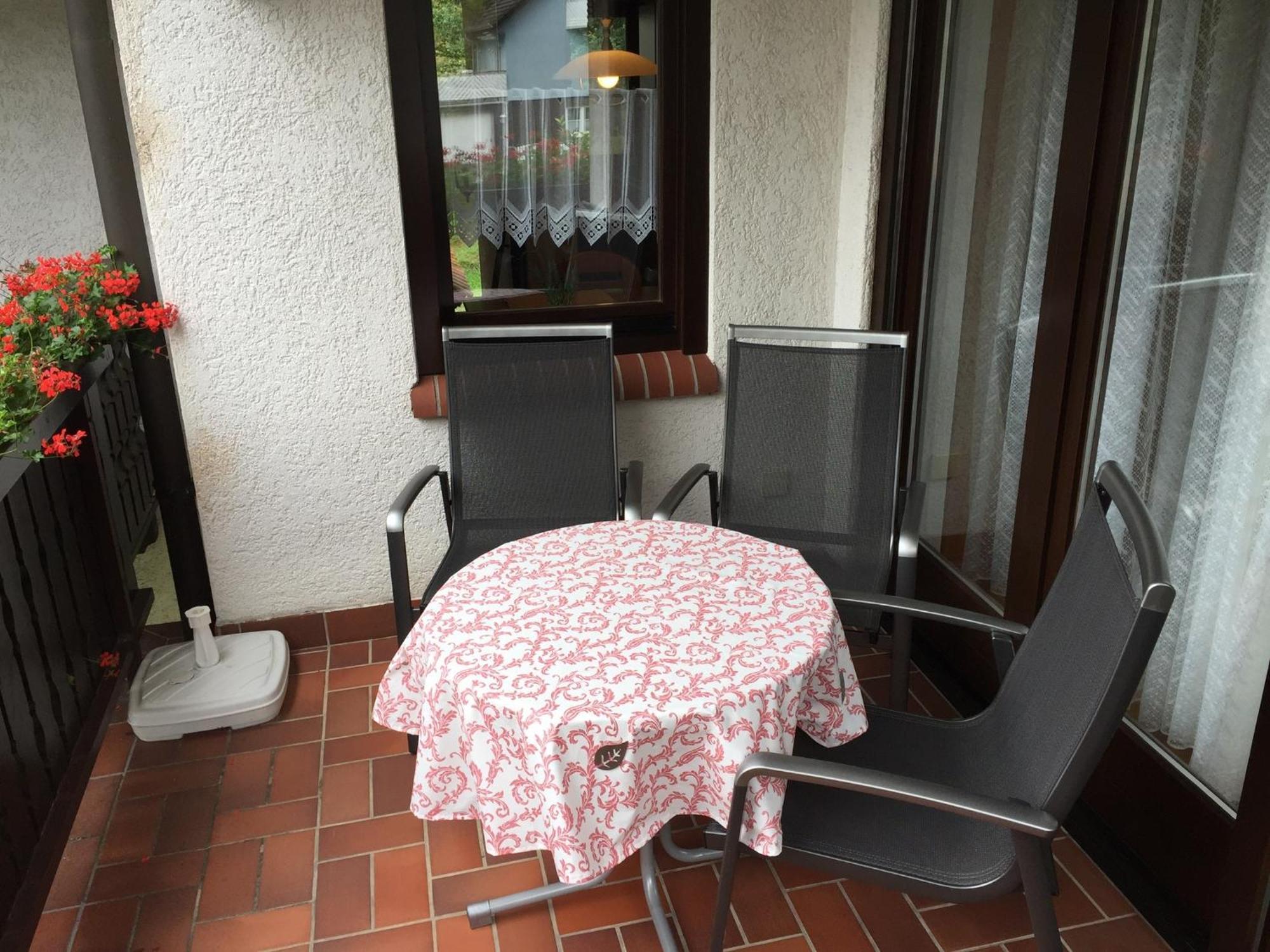 Ferienwohnungen Im Herzen Des Pfaelzerwaldes Elmstein Ruang foto